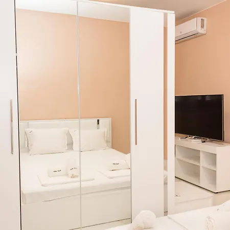 Apartament Comfy 1-bedroom In Chayka Neighbourhood By Flat Mаnаger Warna